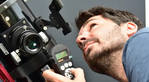 Jak podłączyć aparat do teleskopu - unikaj najczęstszych błędów
