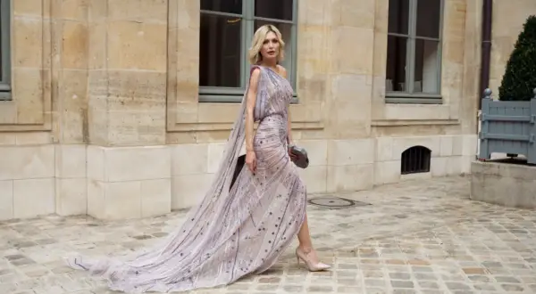 W czym na wesele po 40? Eleganckie stylizacje, które zachwycą